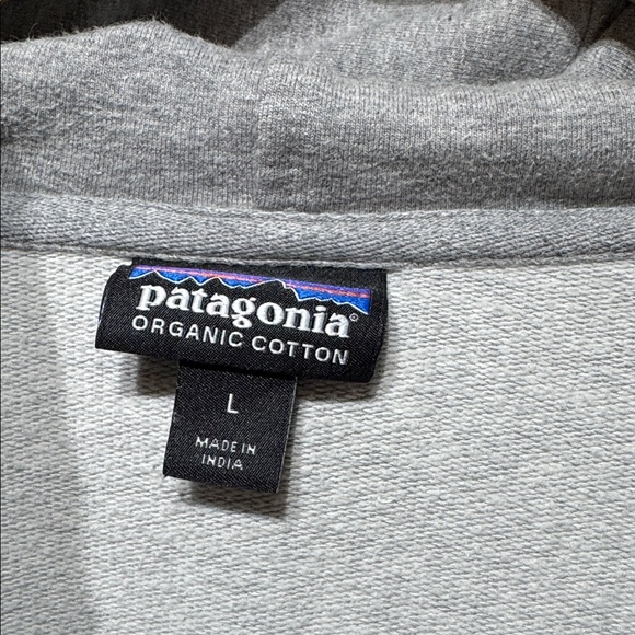 PATAGONIA Gray Hoodie with Multicolor Mountain Badge - Picture 2 of 9